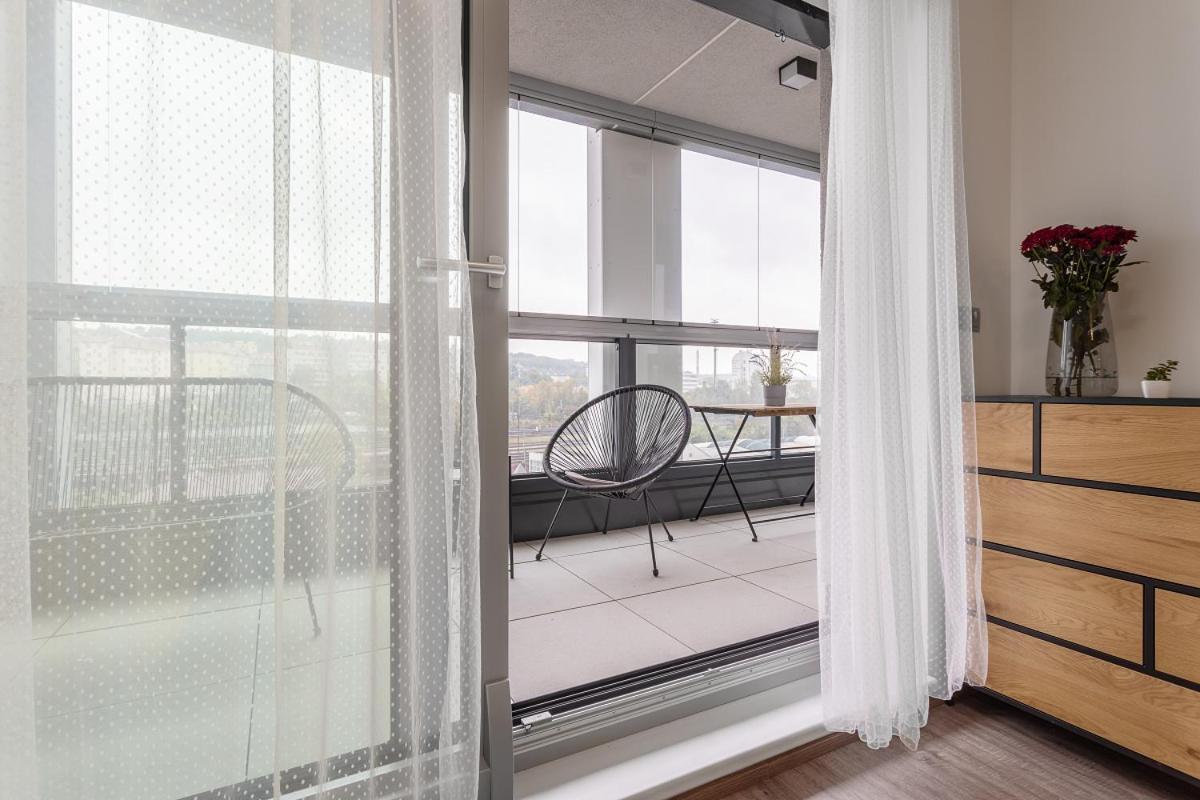 Yellow Apartment With Parking Praga Exterior foto